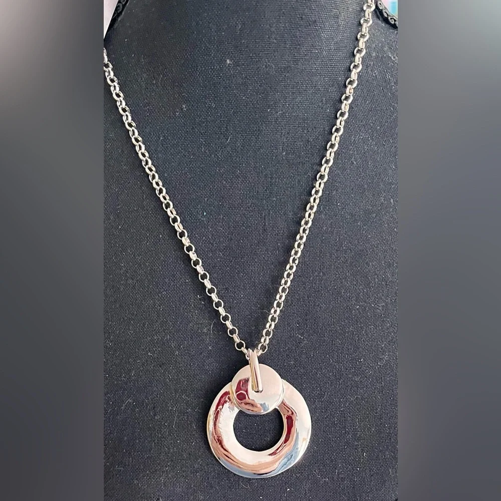 Christopher & Banks Silver Donut Circle Geometric Statement Pendant Necklace 20”